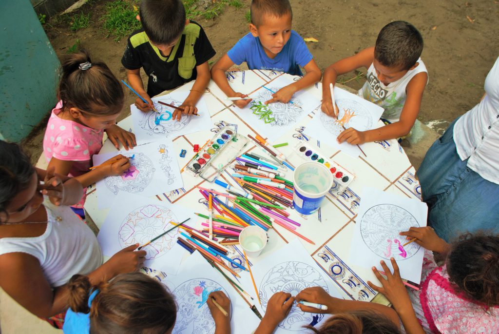children drawing